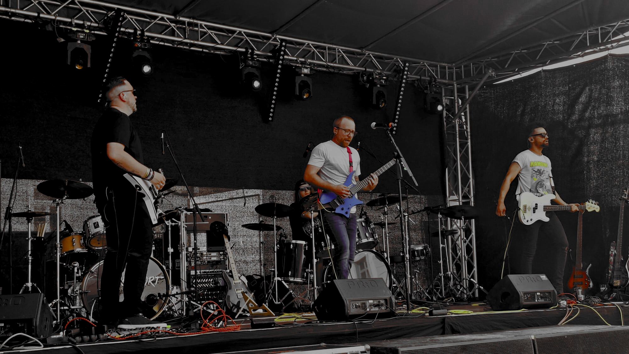 dots & lies performing live on stage